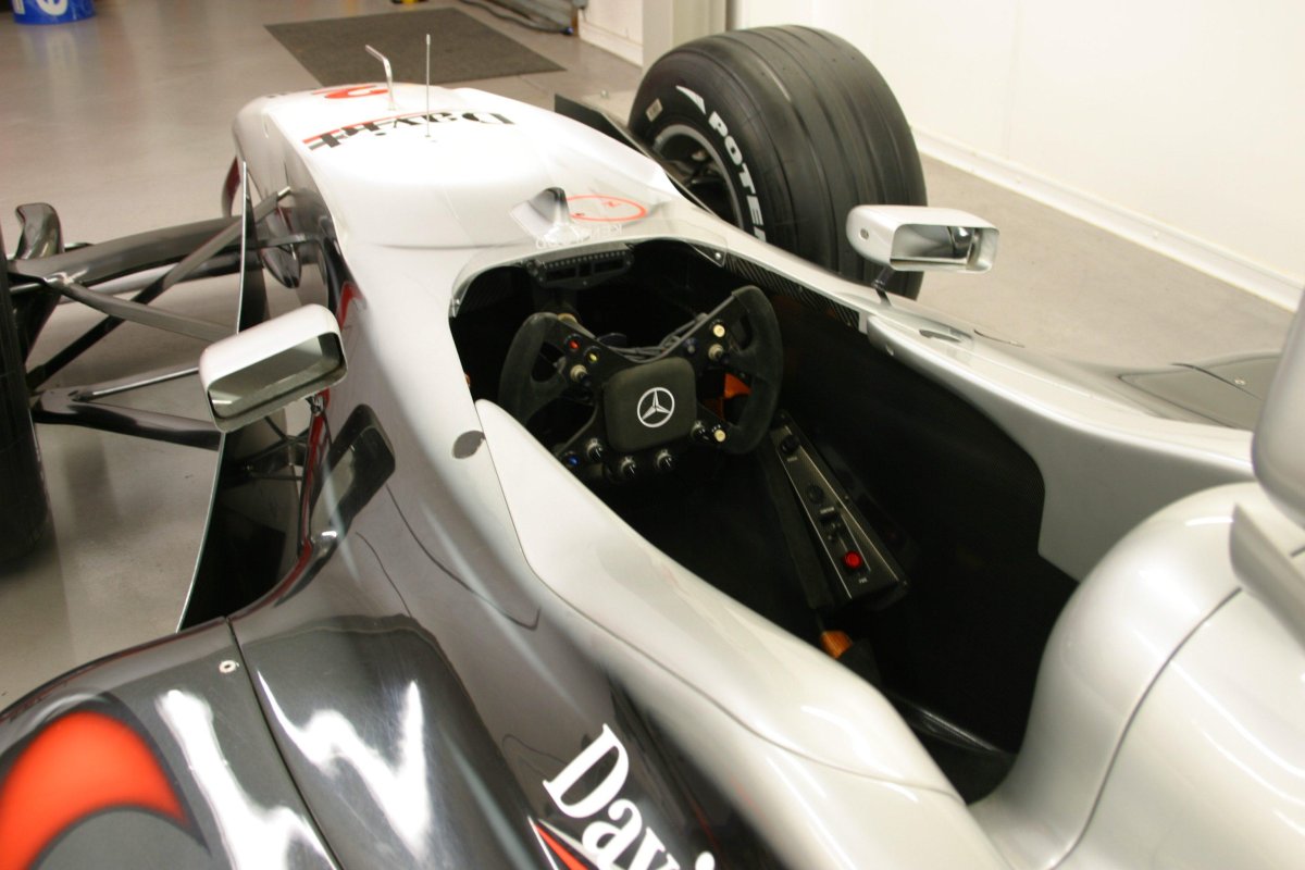 Макларен 2000