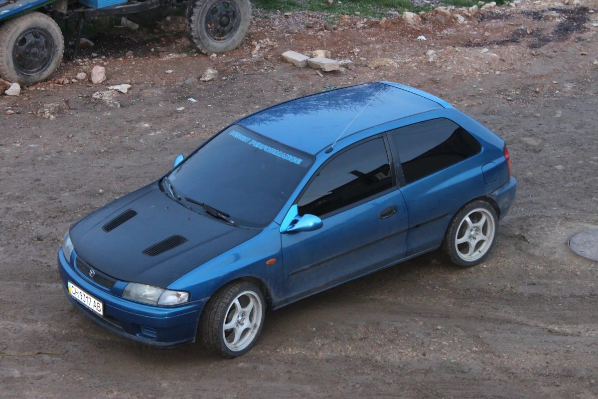 Мазда 323 купе