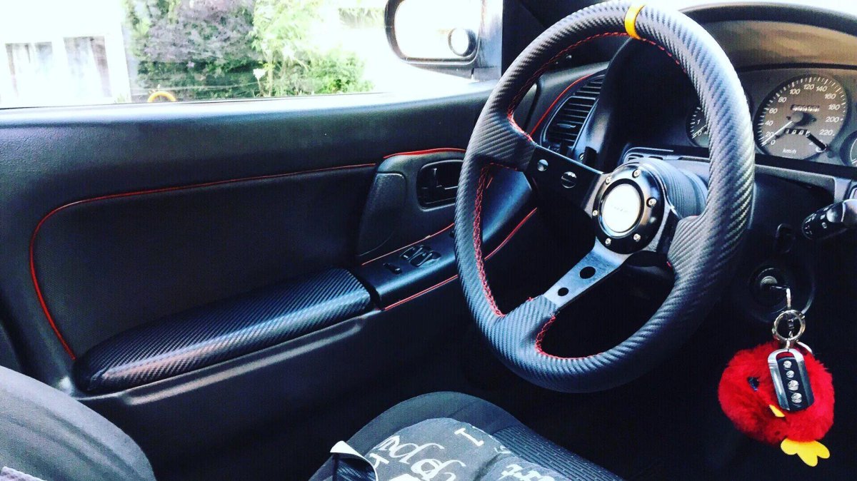 Мазда 323 салон