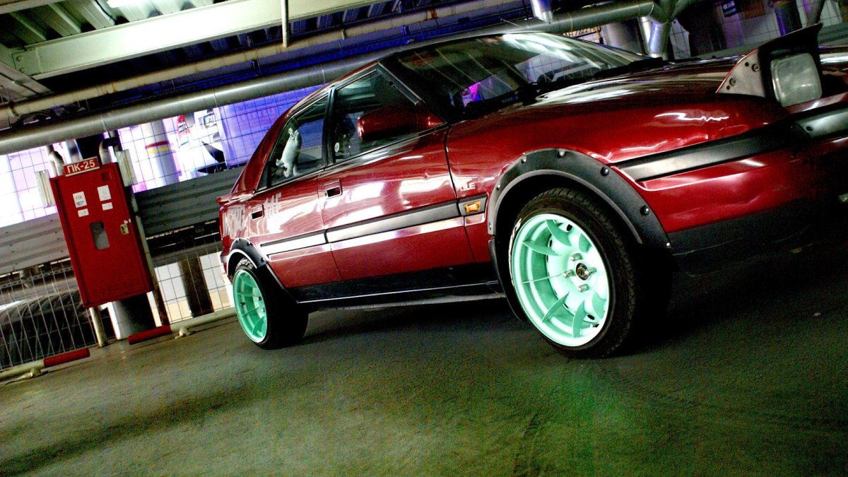 Мазда 323 на разварках