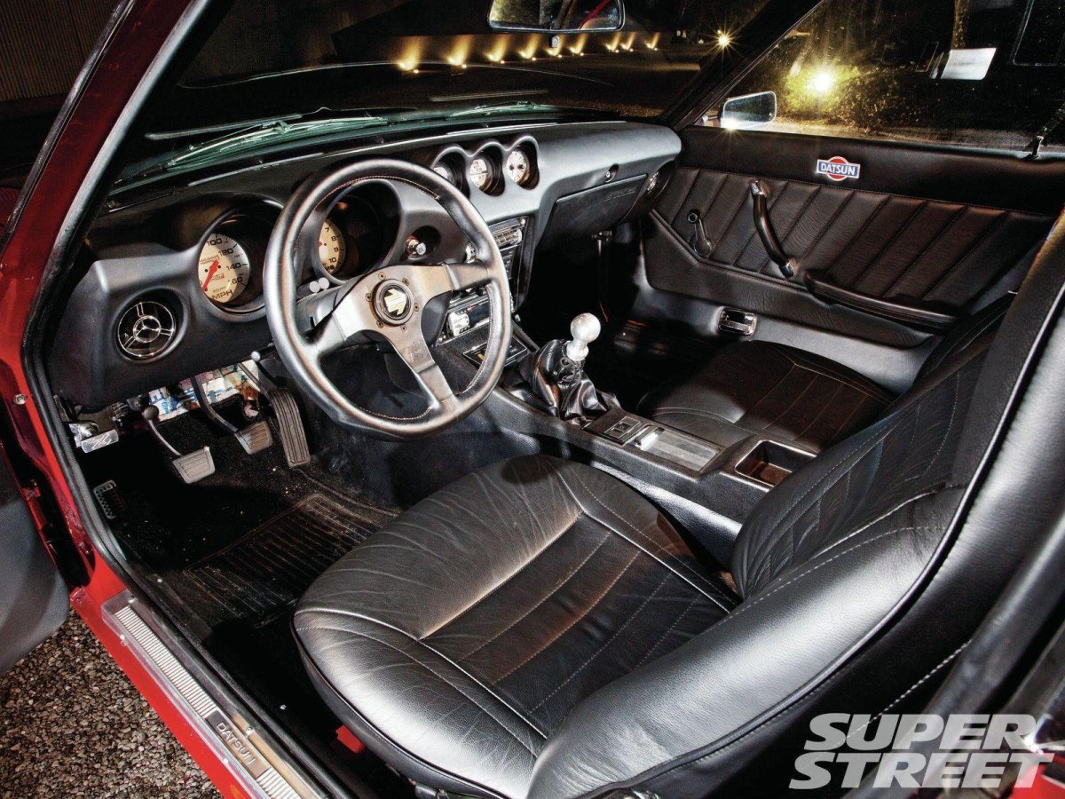 Nissan 240z салон