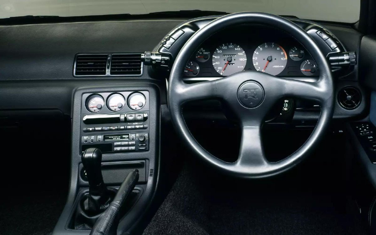 Nissan Skyline r32 салон