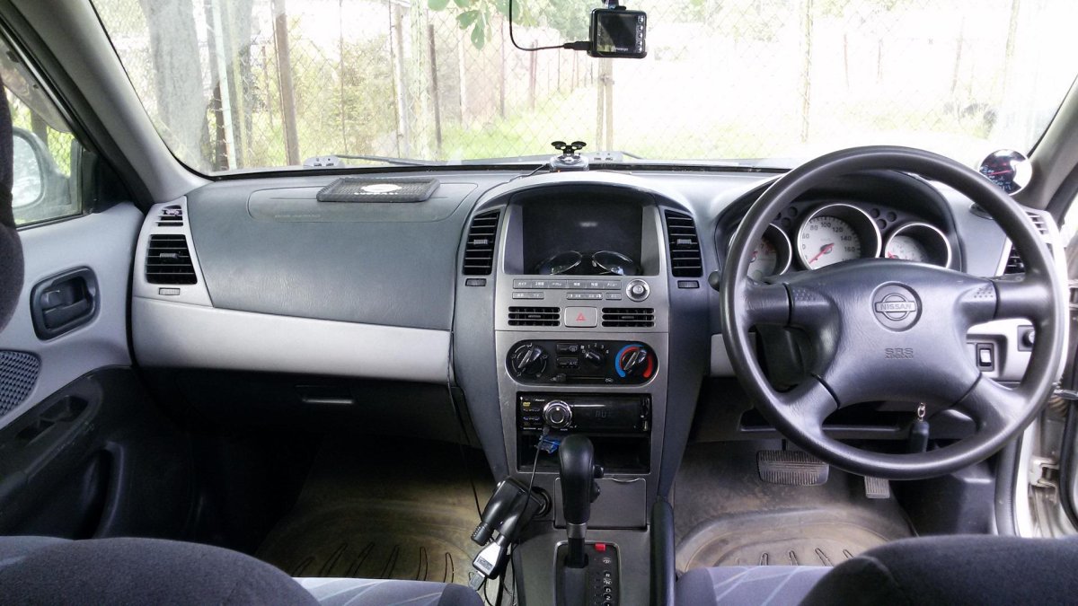 Nissan Wingroad 2002 салон