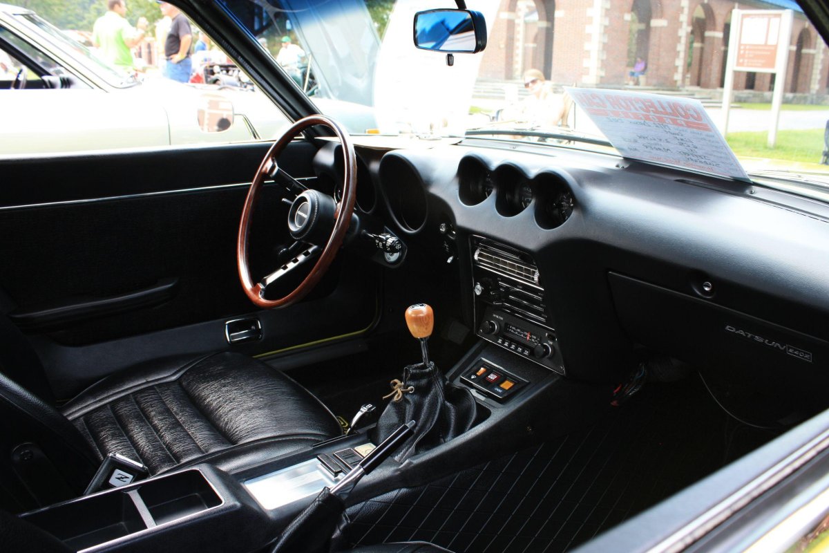 Датсун 240z салон