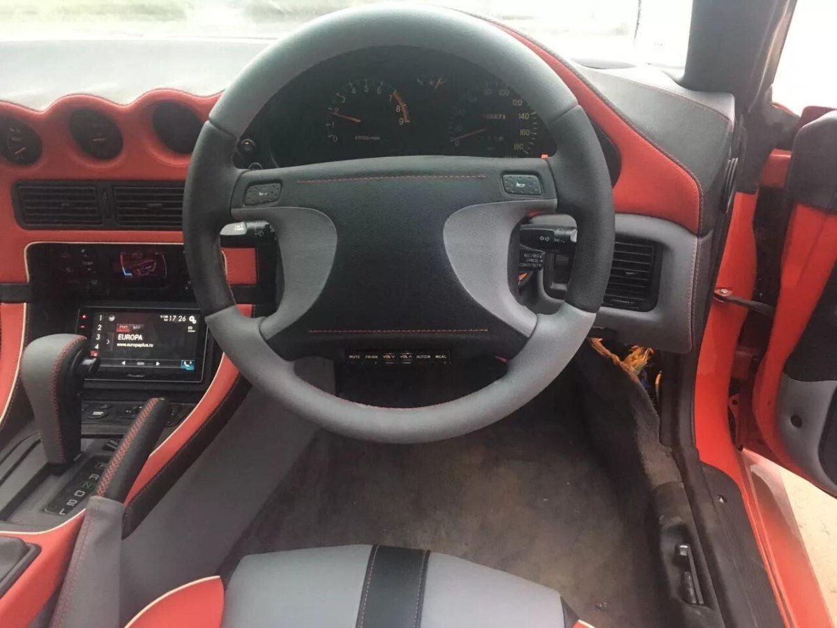 Mitsubishi GTO, 1993 салон