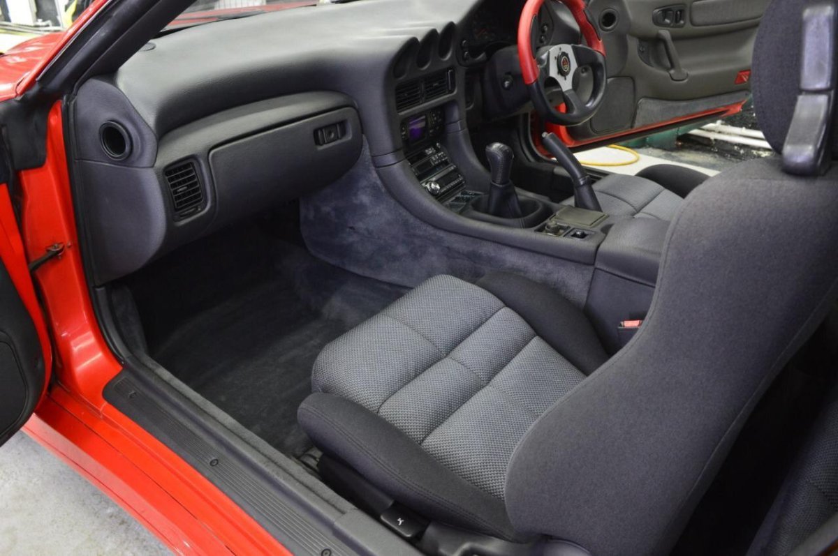 Митсубиси ГТО 1999 года внутри