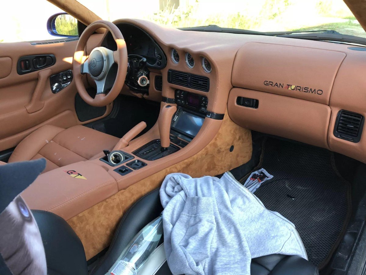 Мицубиси 3000 gt салон
