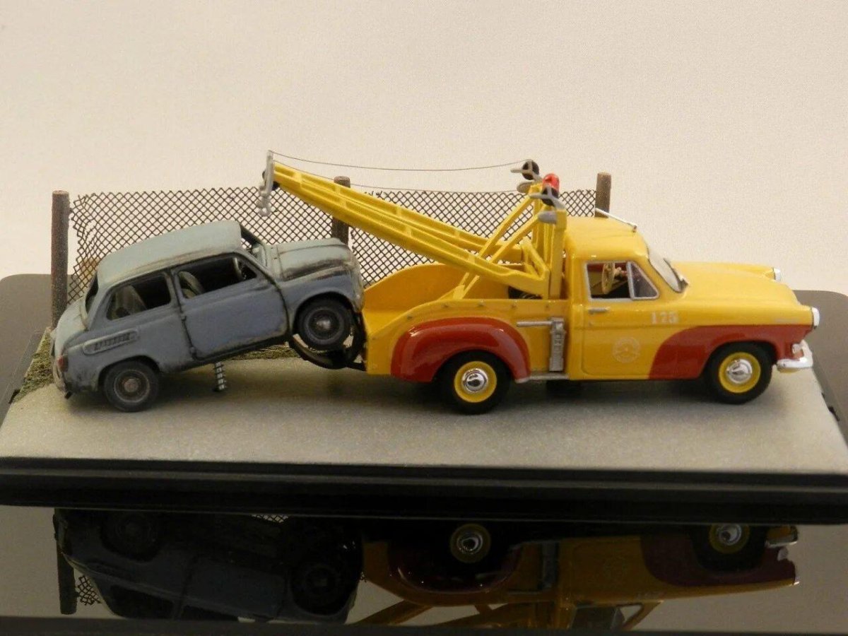 ГАЗ 21 на эвакуаторе