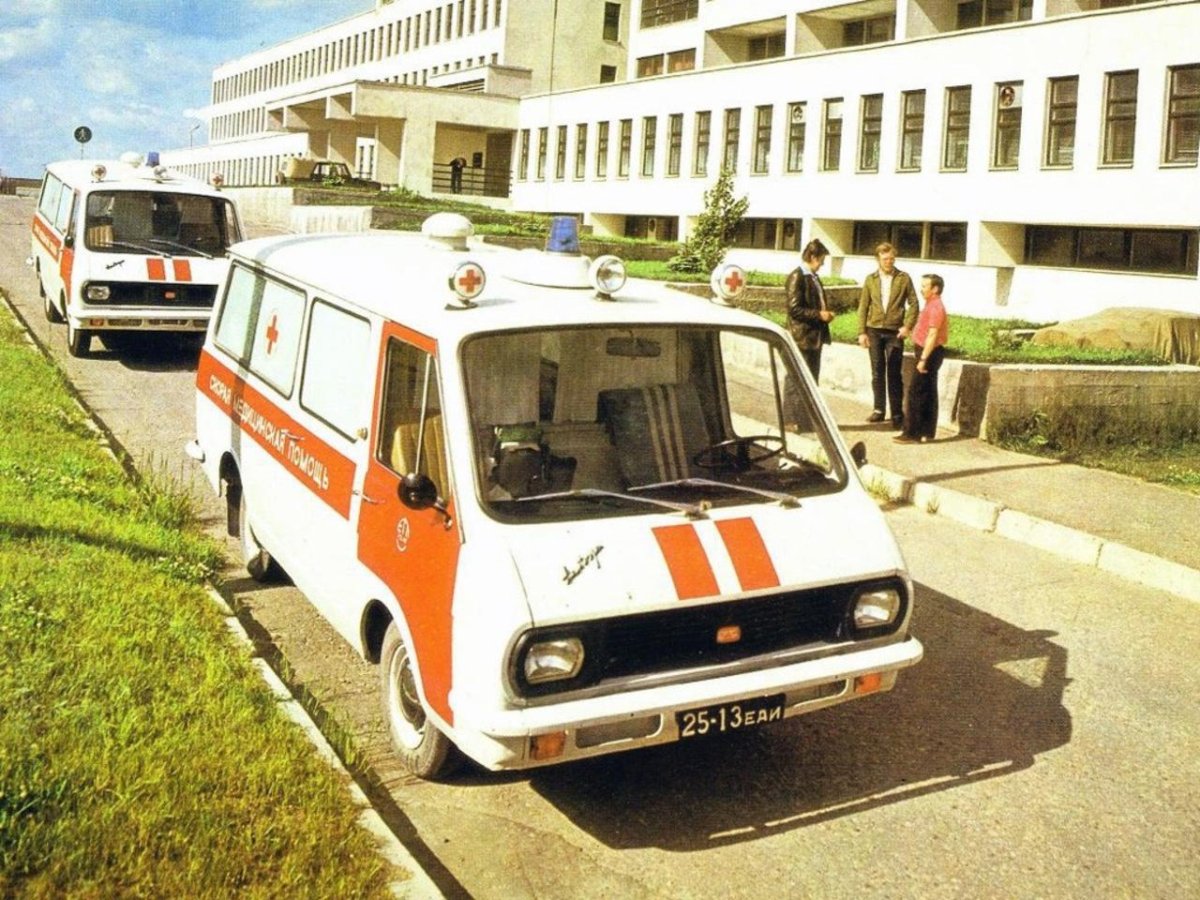 Машина РАФ 22031