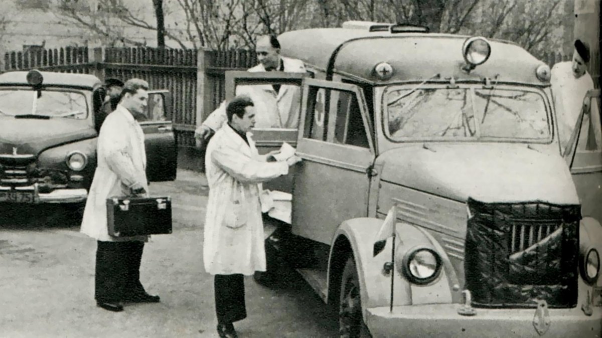 ГЗА-653 санитарный автомобиль