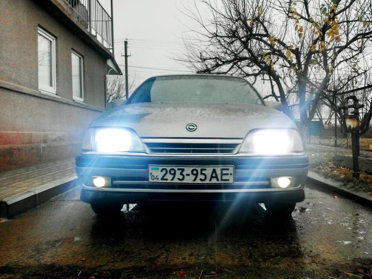 Противотуманные фары Opel Omega b