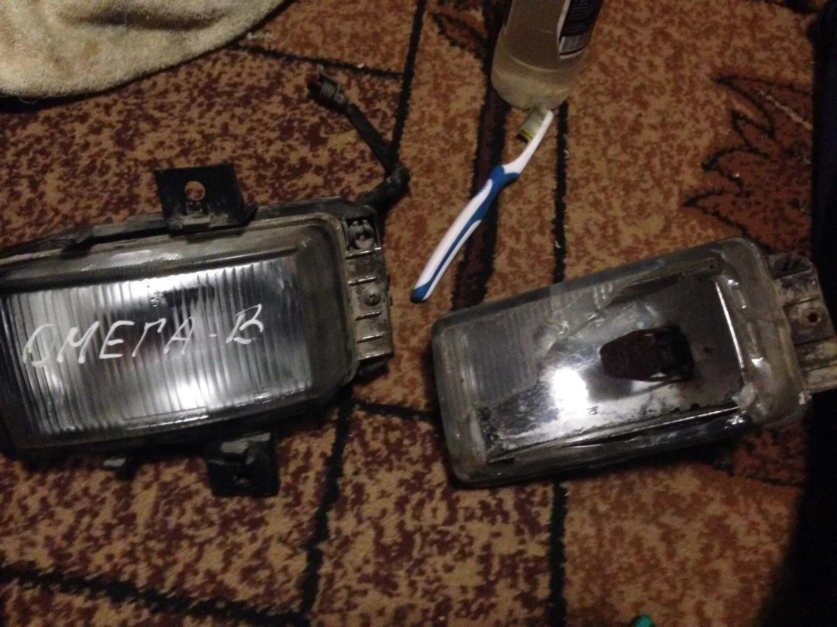 Opel Omega 1995 противотуманки