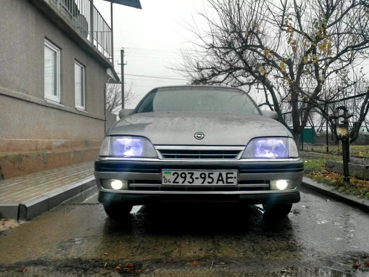 Опель Омега противотуманки