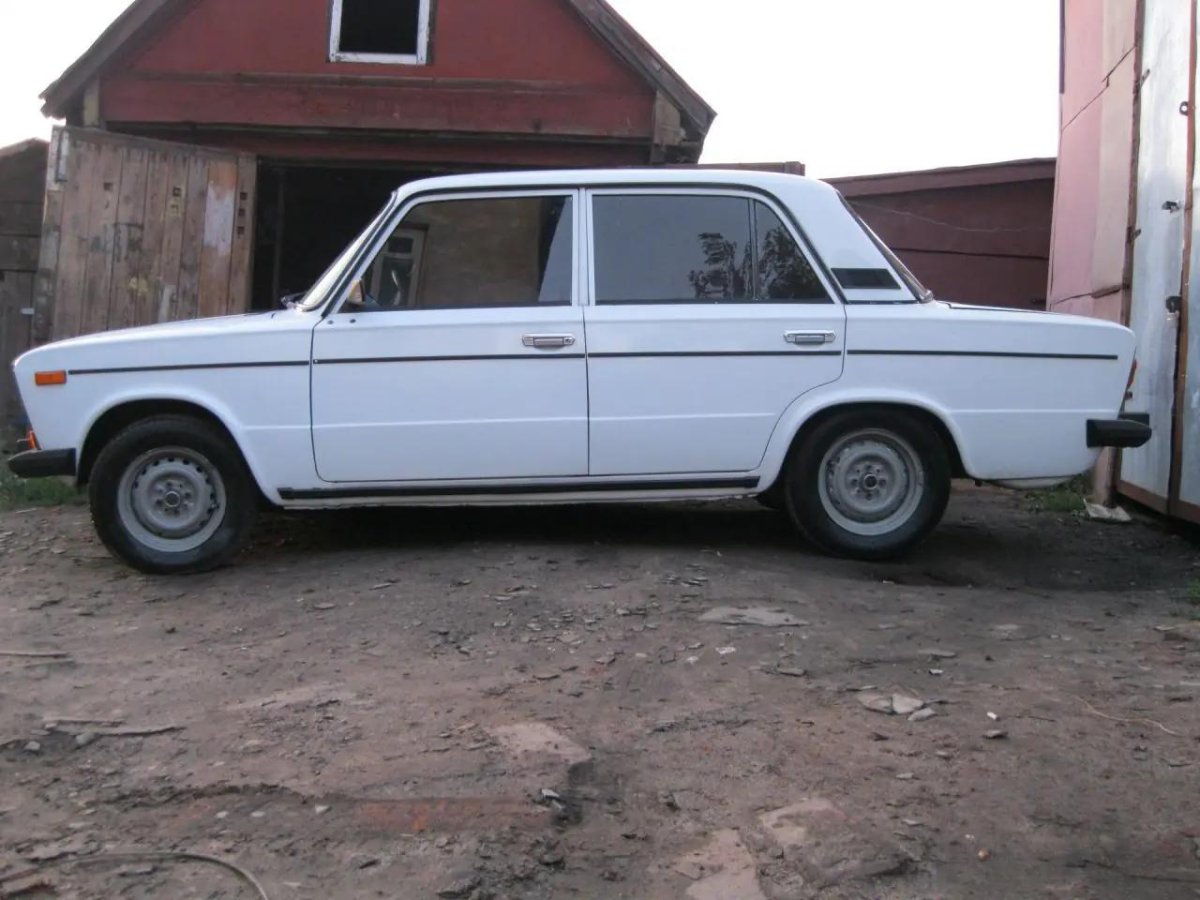 Лада 2106 сбоку