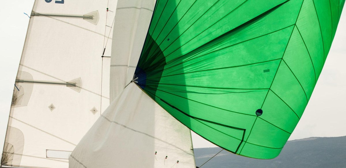 Спинакер зеленый
