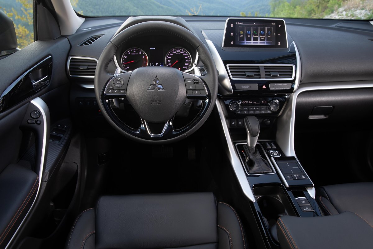Mitsubishi Eclipse Cross 2021 салон