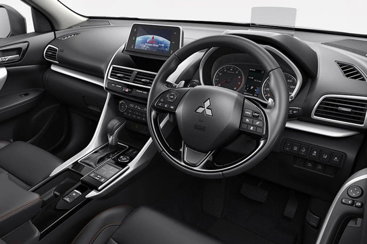 Mitsubishi Eclipse Cross салон