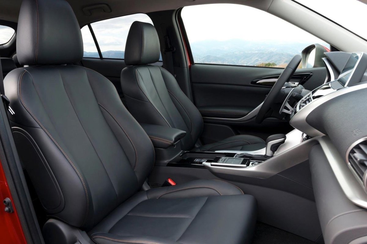 Mitsubishi Eclipse Cross салон