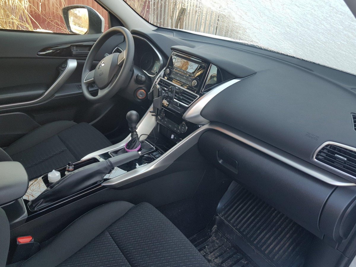 Митсубиси жклипс крос салон