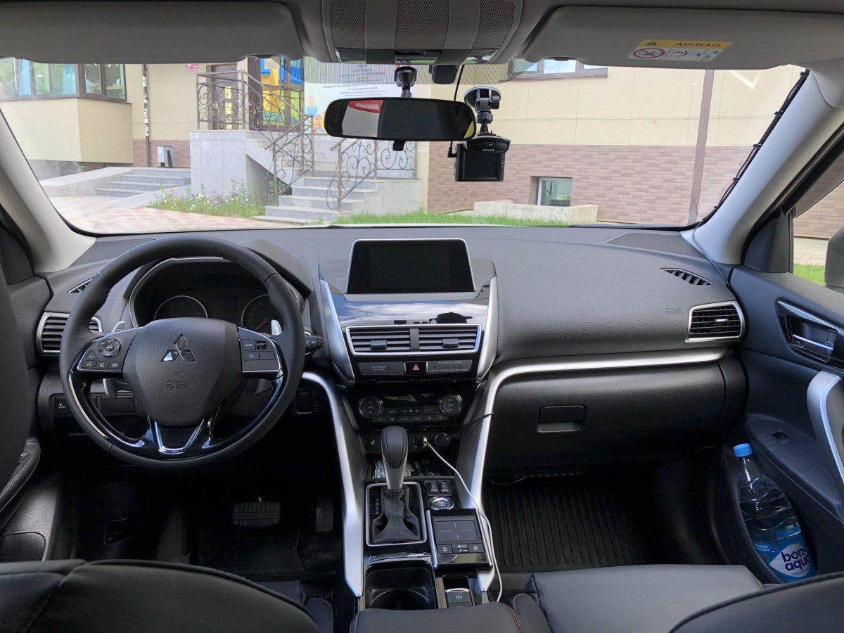 Eclipse Cross салон