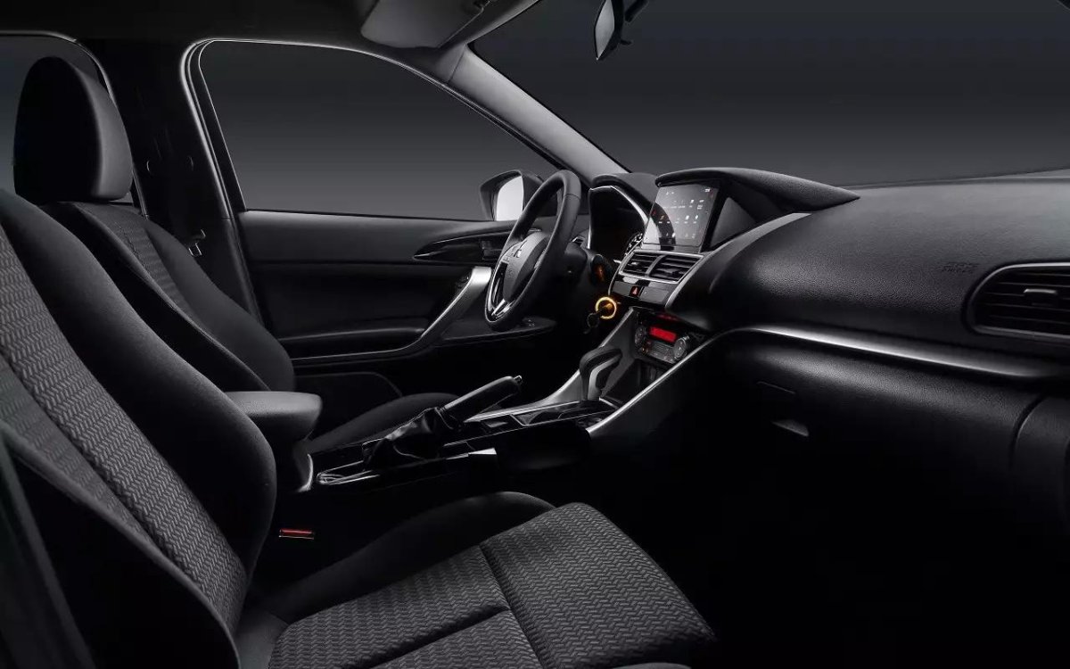 Митсубиси Эклипс кросс 2019 салон