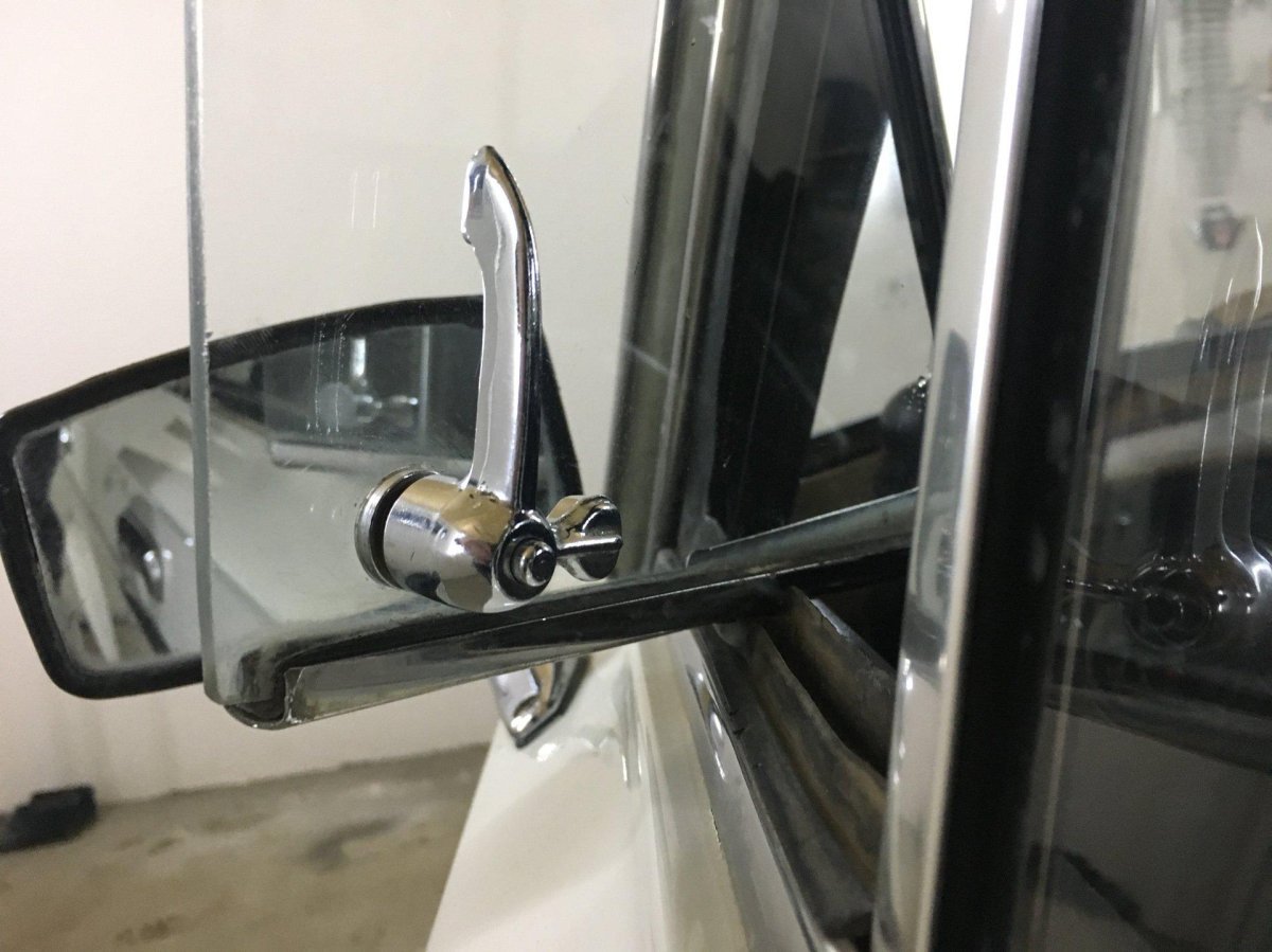 Форточка ВАЗ 2106