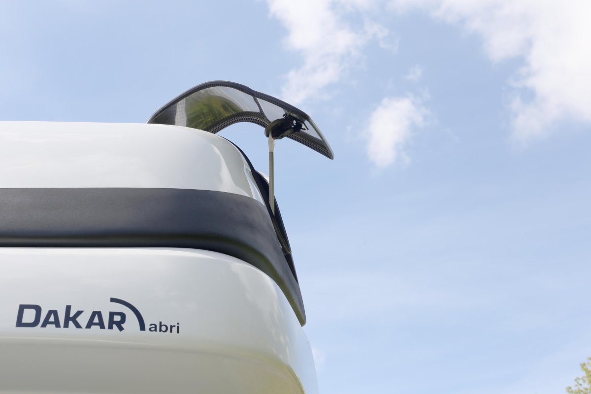 Фиксатор форточки авто