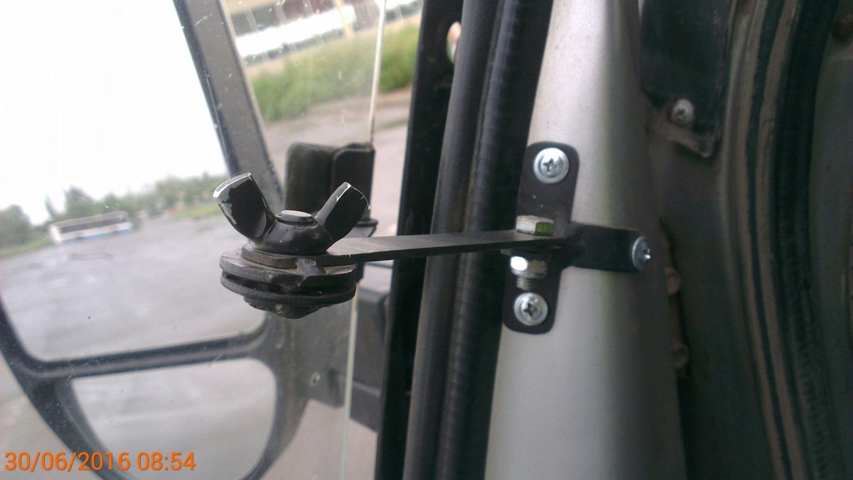 Защелка форточки Газель Некст автобус