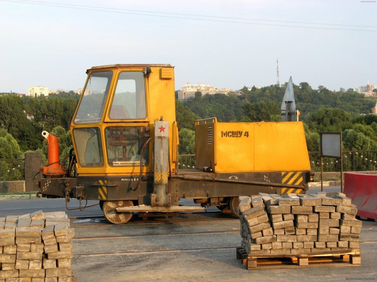 Машина для смены шпал МСШУ