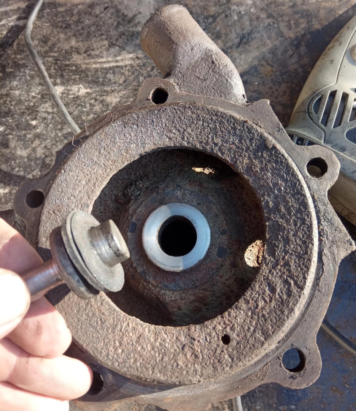 Помпа ЗИЛ 130 В разборе