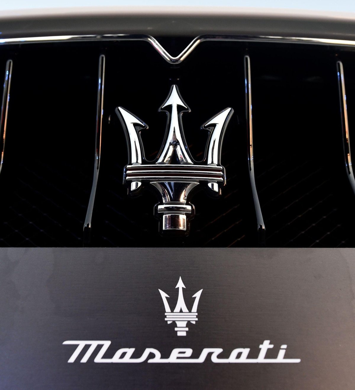 Надписи Maserati