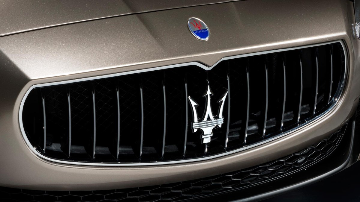 Логотип Maserati Quattroporte Sport gt (m139) '2005–08