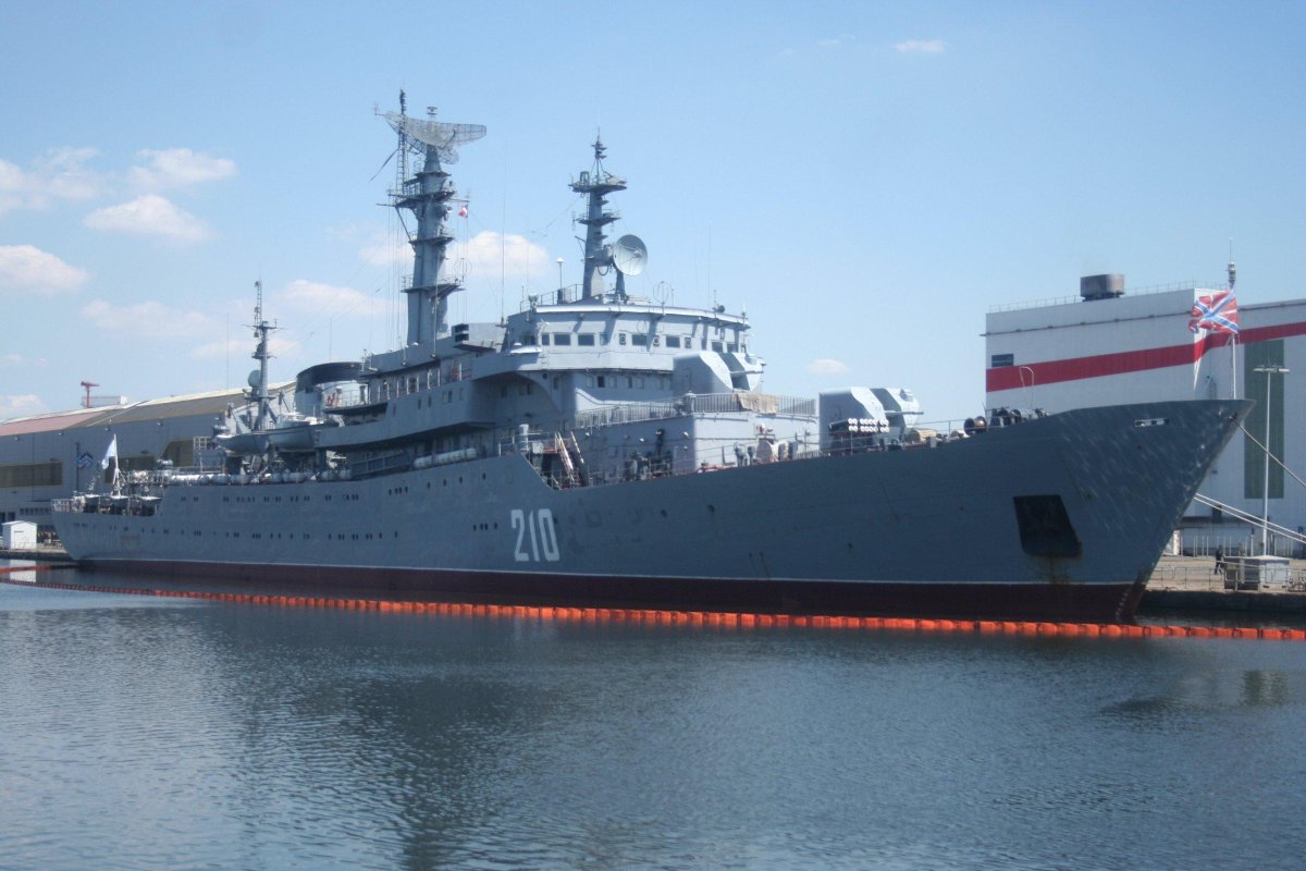 Учебный корабль Смольный Кронштадт