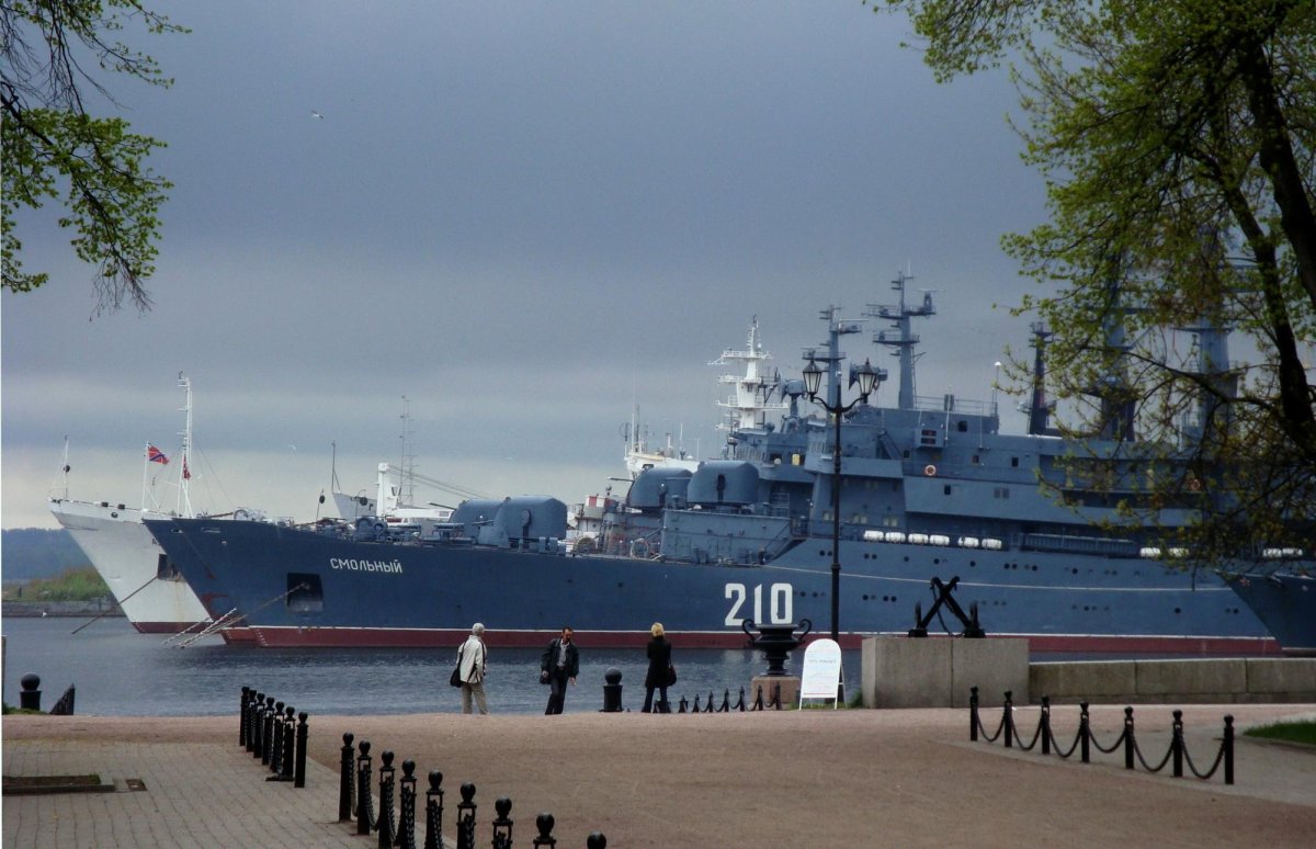 Учебный корабль Смольный Кронштадт