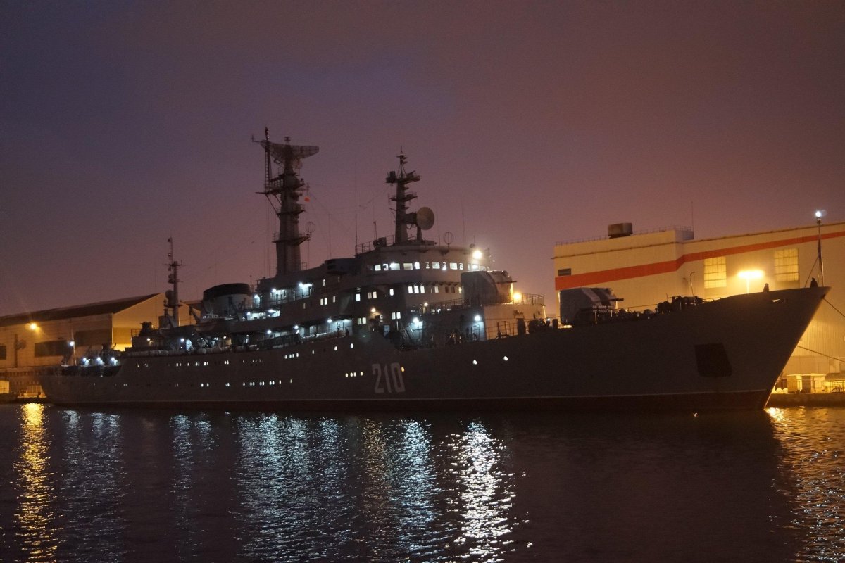 Учебный корабль Смольный Кронштадт