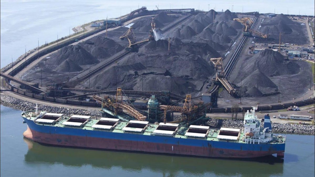 Угольный морской терминал порт Вера