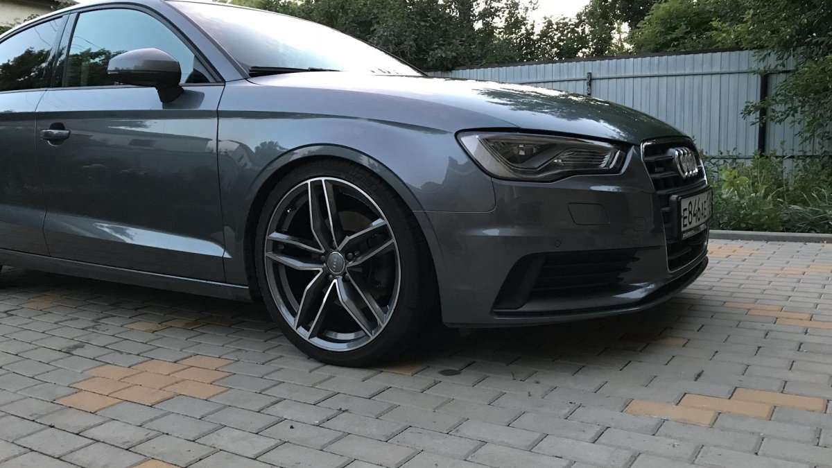 Audi a3 sedan на дисках
