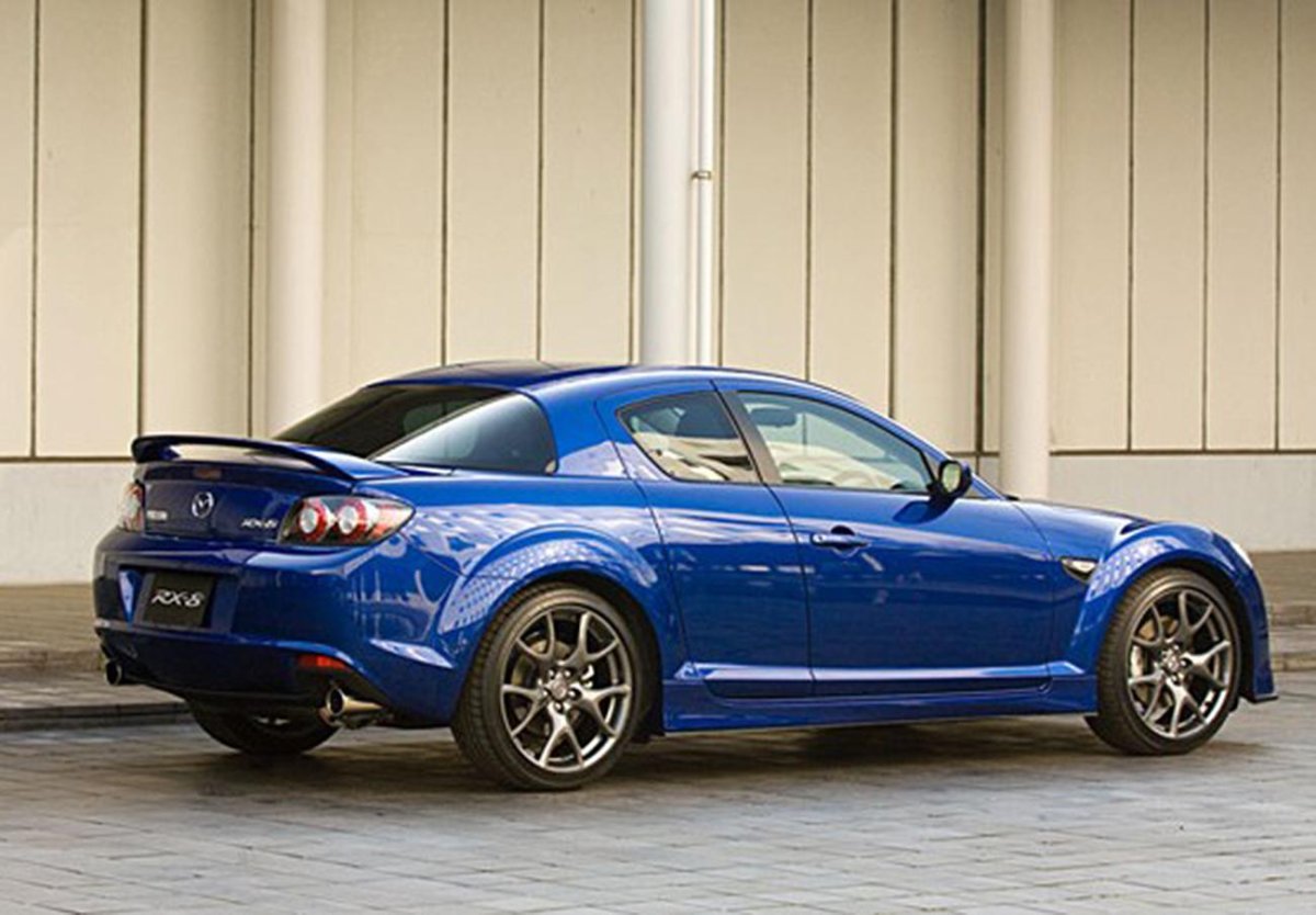 Спортивная Мазда RX 8