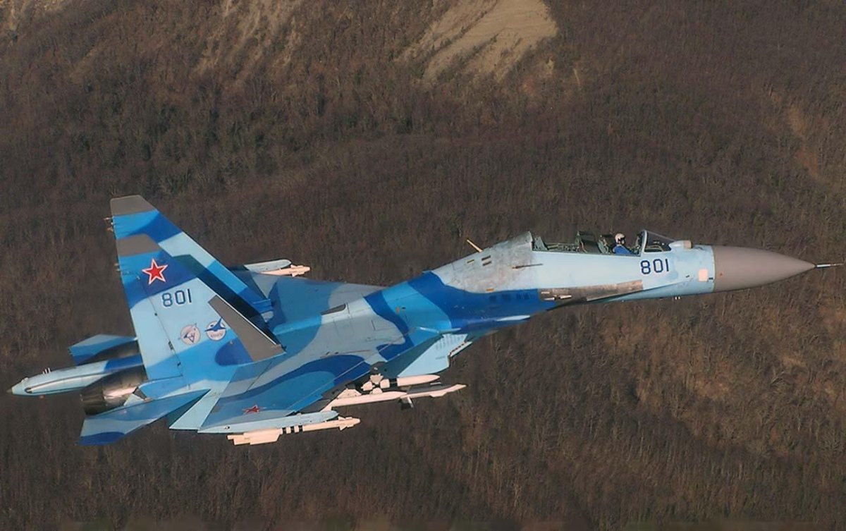 Истребитель Су-35