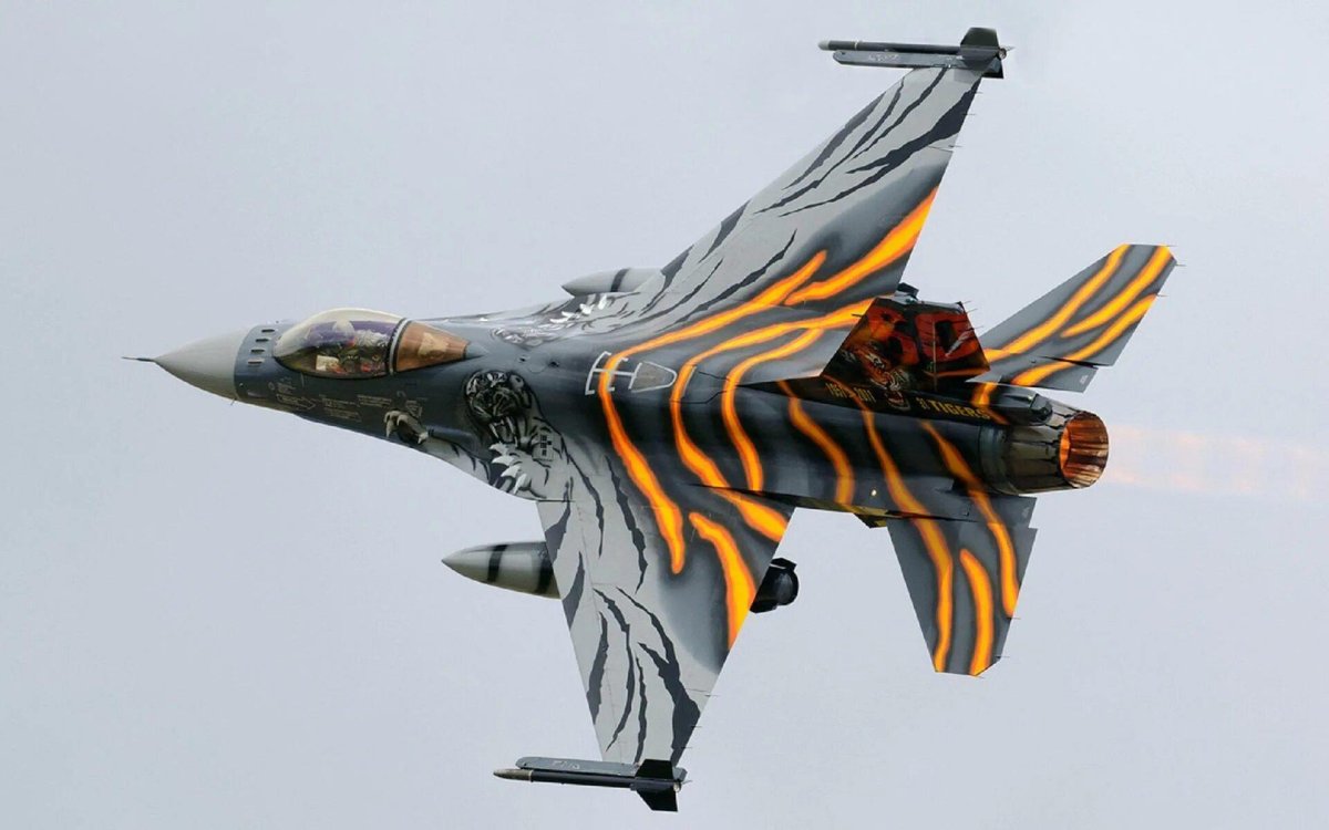 F 16 Falcon