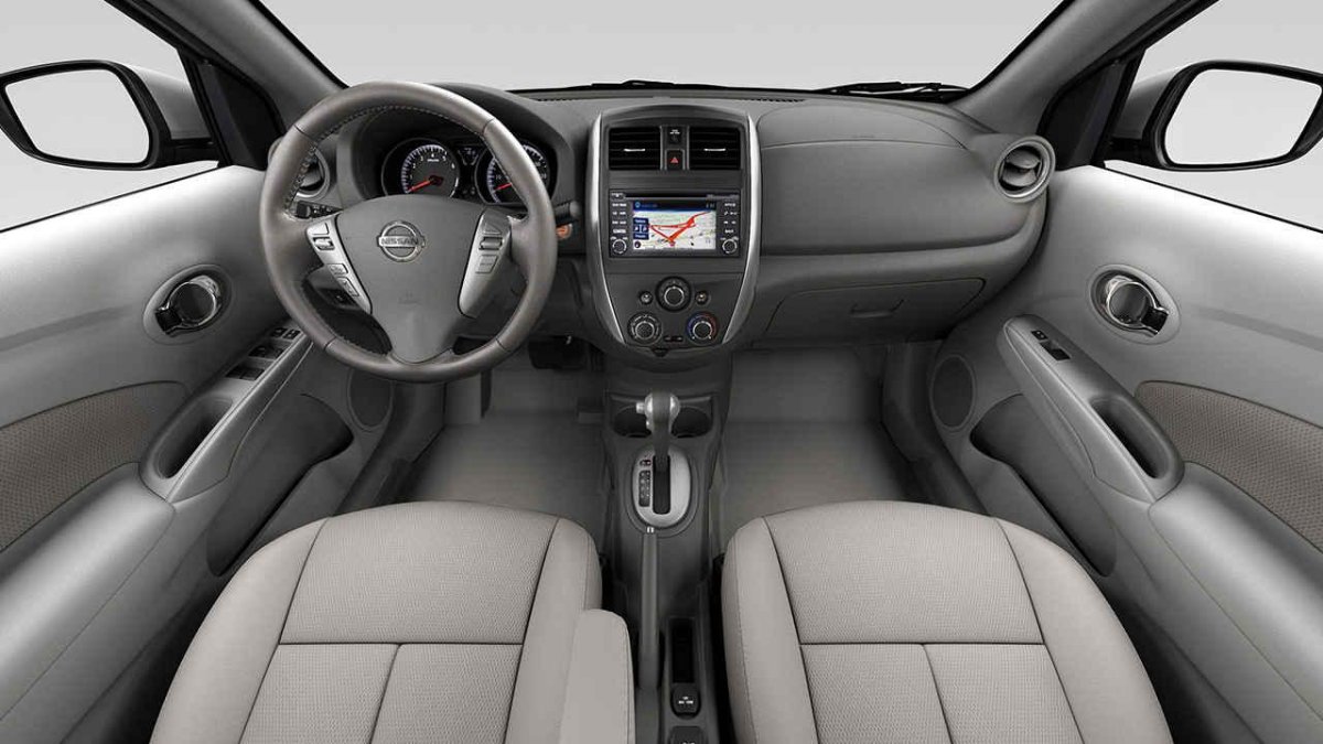 Nissan Versa sedan SV 2014