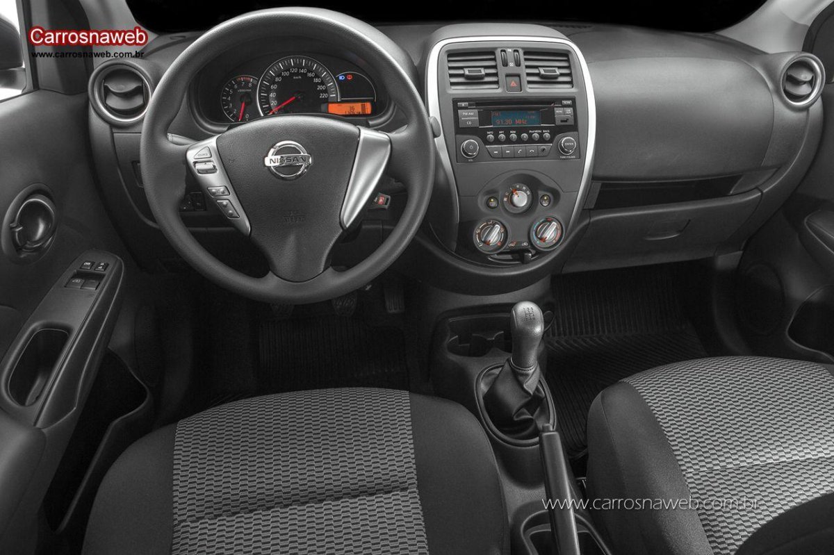 Nissan Versa 2021 салон