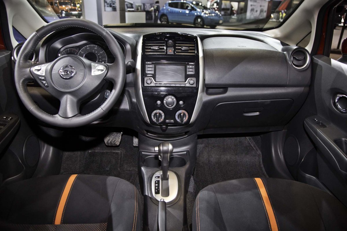 Ниссан ноут 2019 салон