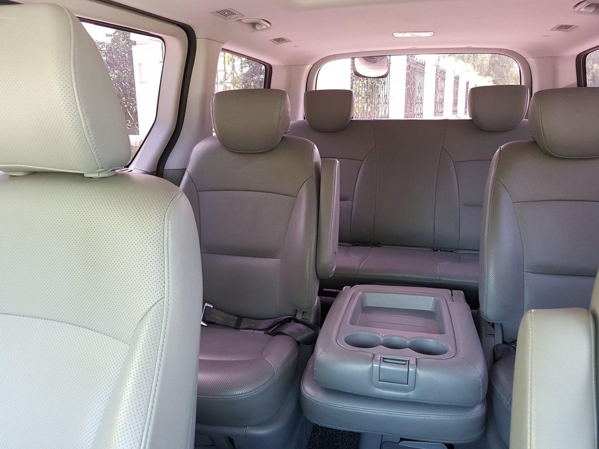 Hyundai h1 Grand Starex салон