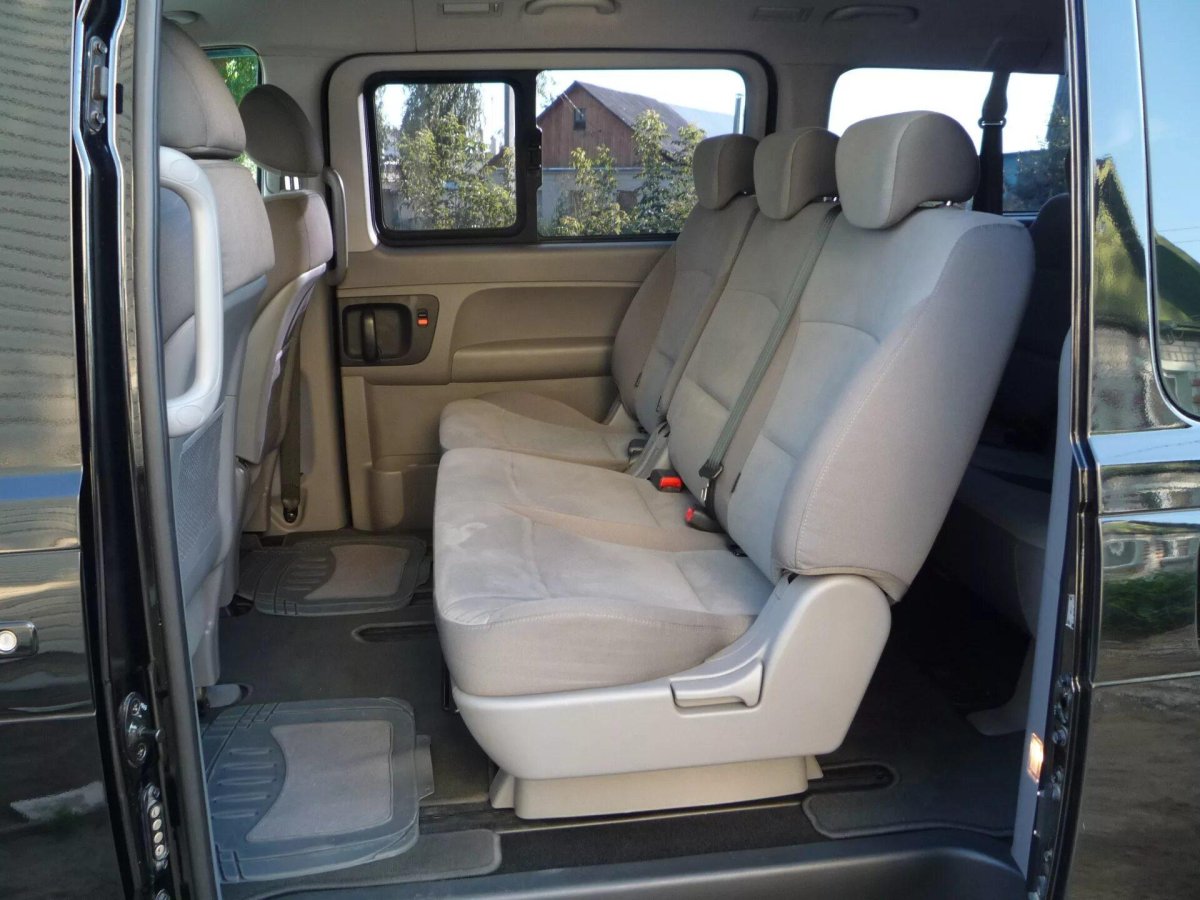 Hyundai h-1 Interior