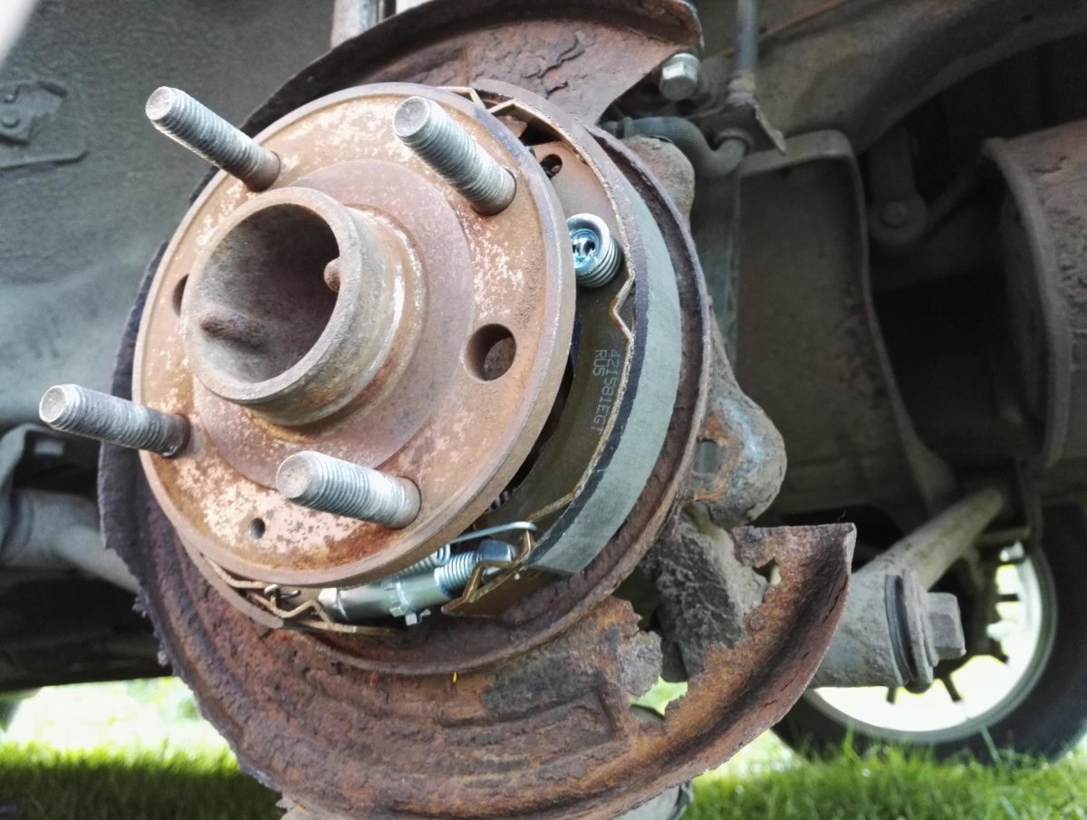 Lacetti колодки ручника