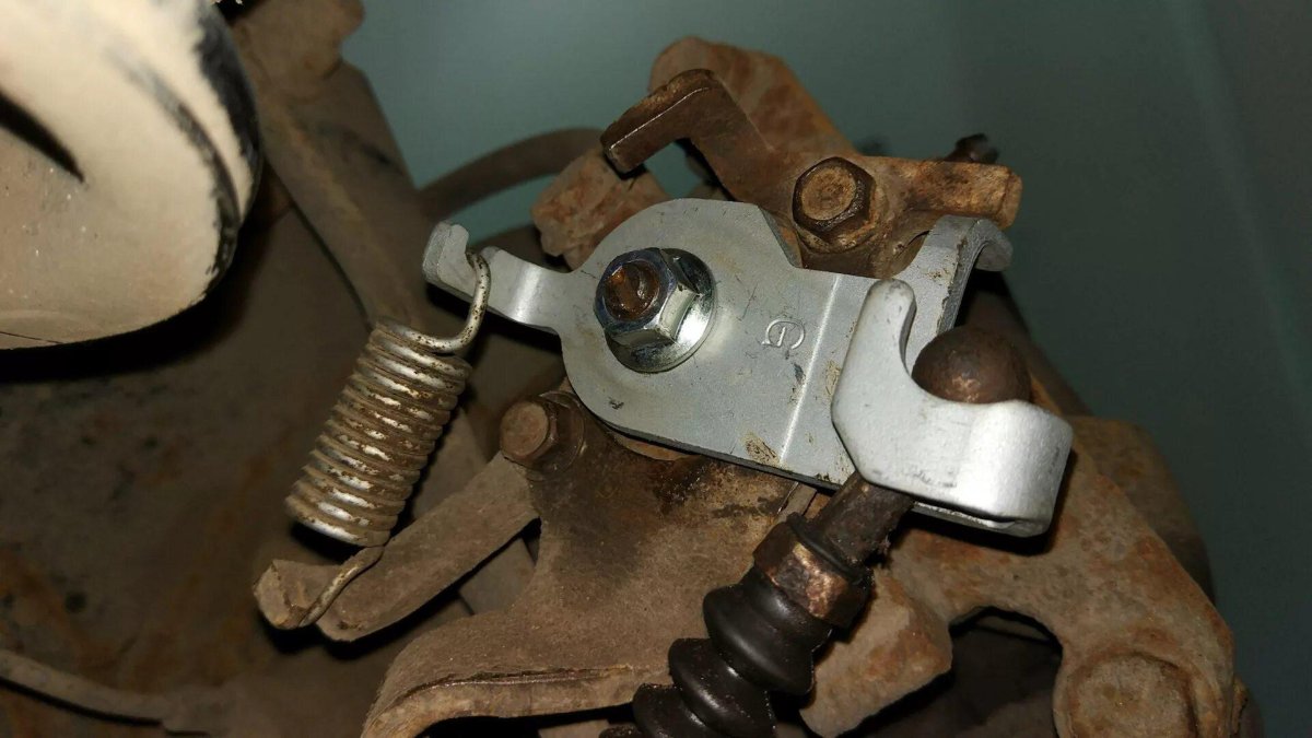 Mitsubishi Outlander 3 шток суппорта