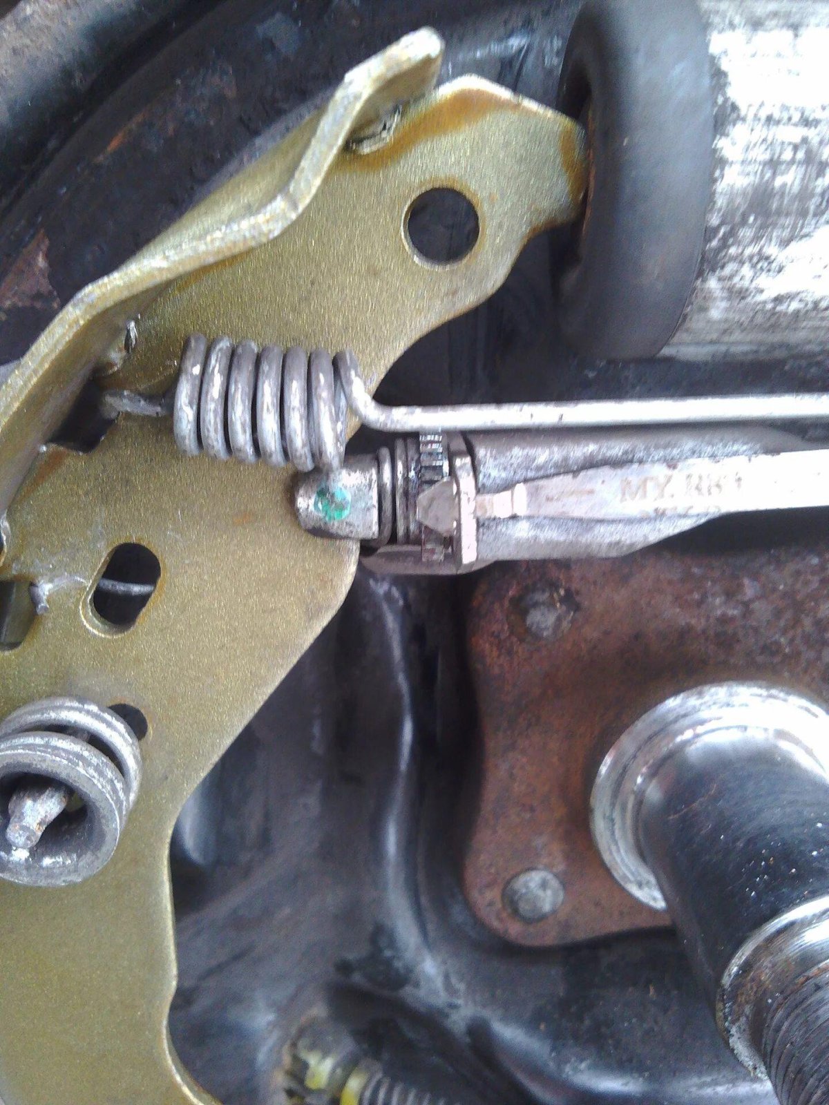 Натяжитель ручника Рено Логан 1