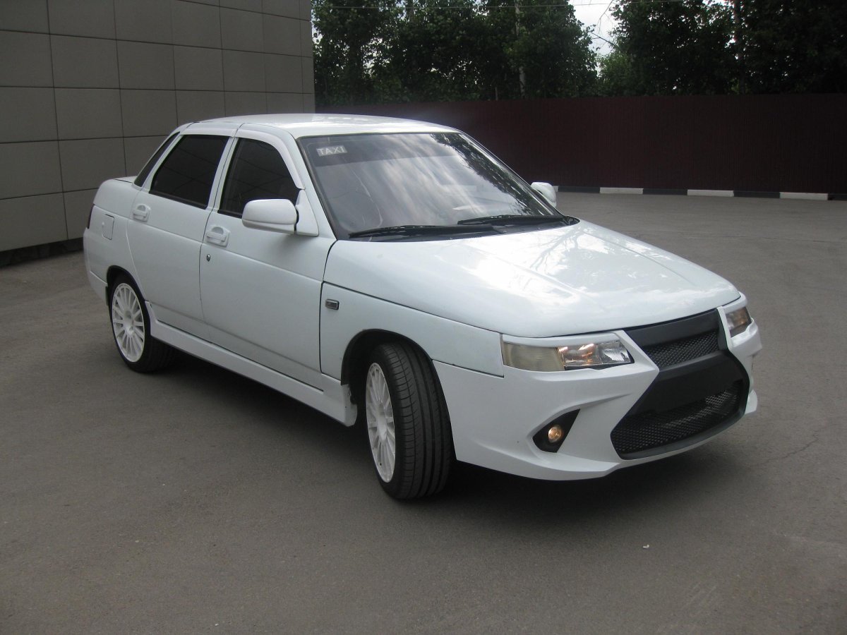 2110 Белая с бампером Богдан