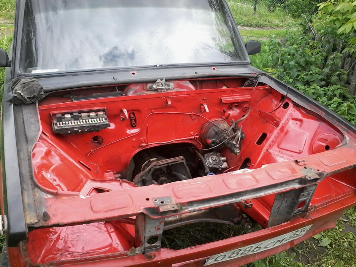 Подкапотка ВАЗ 2105